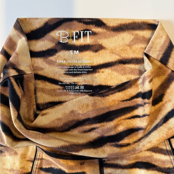 Women's Tiger Stripe Leggings - Picture 8 of 9